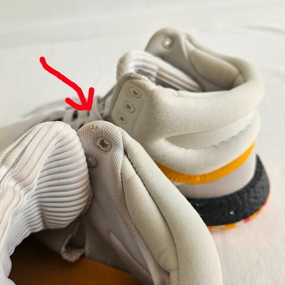 ADIDAS MARQUEE BOOST Mens Size 12 Basketball Sneaker High Top white black Gold - Picture 10 of 10